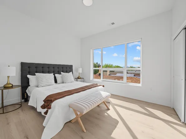 17 Avenue East image 21 of 57