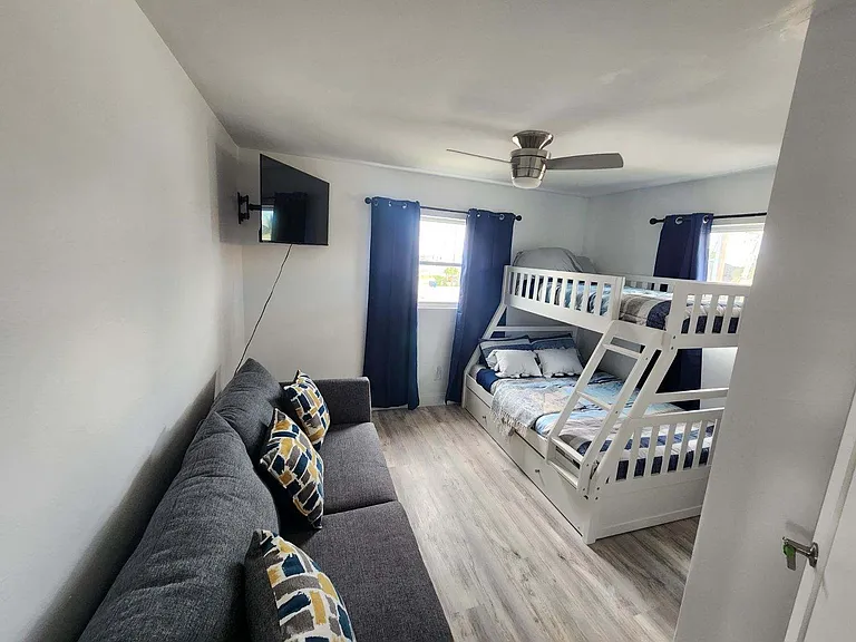 215 Flamingo St — Photo 12