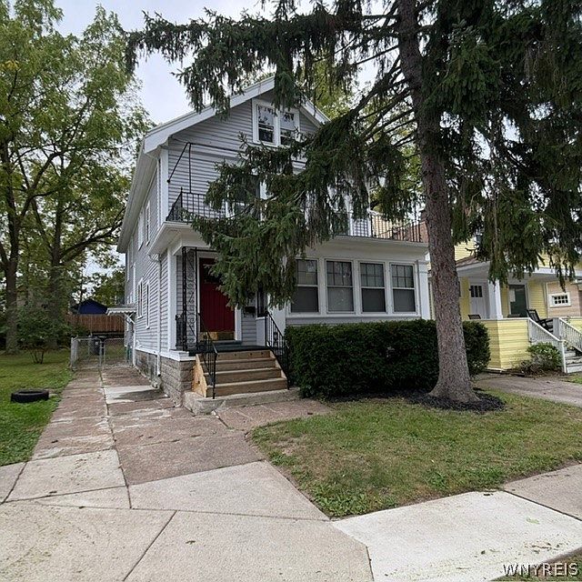 1st image of 2 Flower St