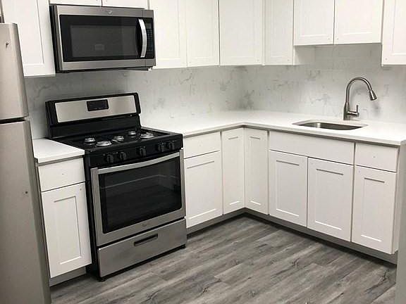3rd image of 11 Ashton Pl #210