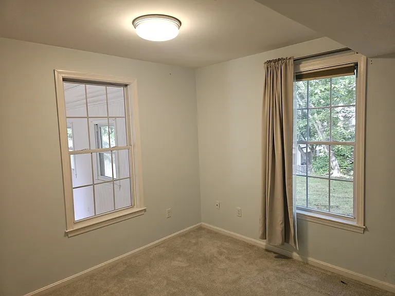 202 Falls Blvd — Photo 17