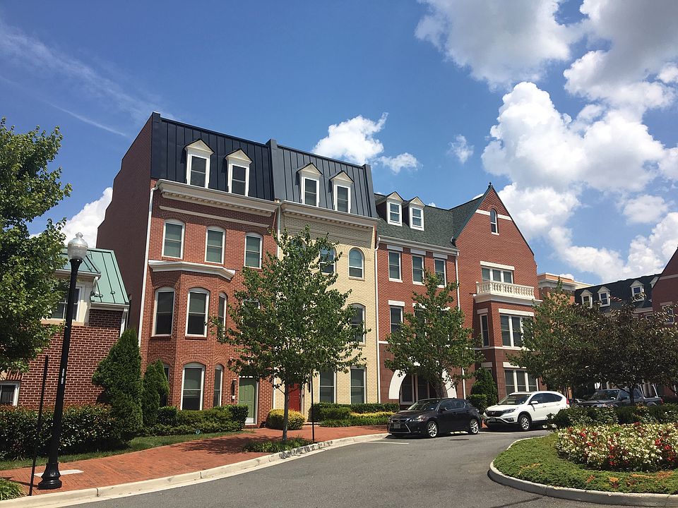 1st image of 618 E Custis Ave