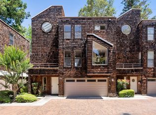 10950 Lucky Oak St, Cupertino, CA 95014