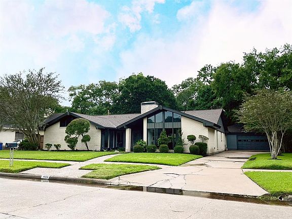 2nd image of 1026 Willow Vale Drive
