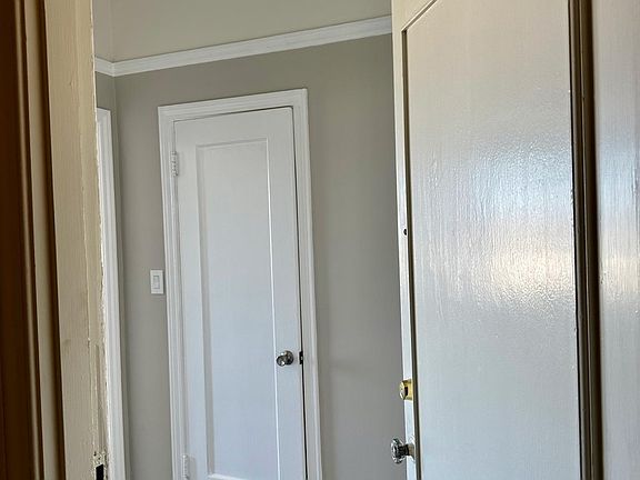 5th image of 3045 Franklin St #304