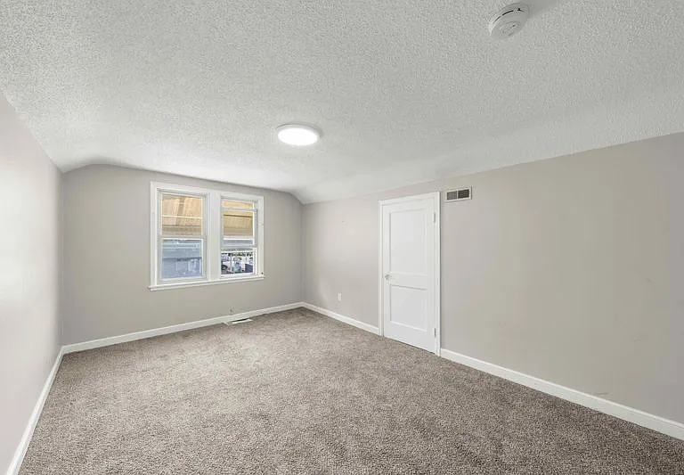 1789 Maryland Ave E — Photo 27
