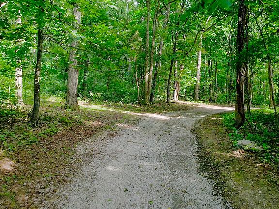 3rd image of 3398 Poplar Hill Rd