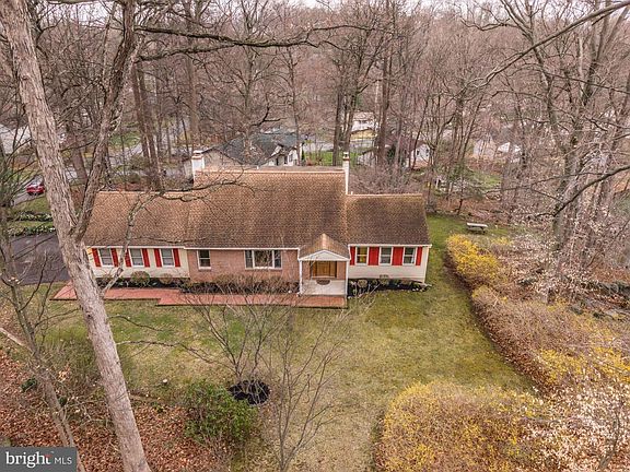 4th image of 121 Snyder Rd