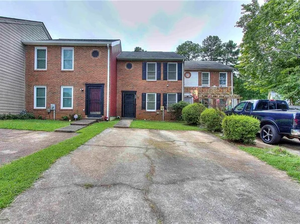 8080 Woodlake Dr, Riverdale, GA 30274