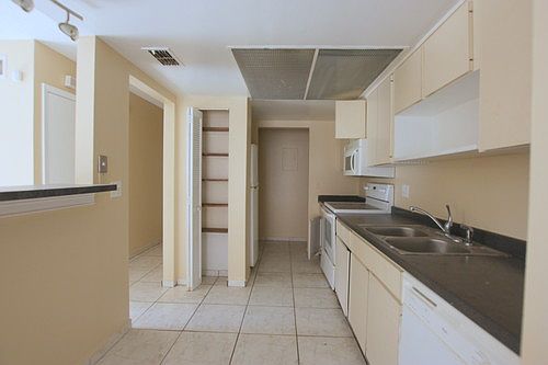 4th image of 5841 La Costa Dr