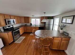 25 Highland Ave, Hampton, NH 03842