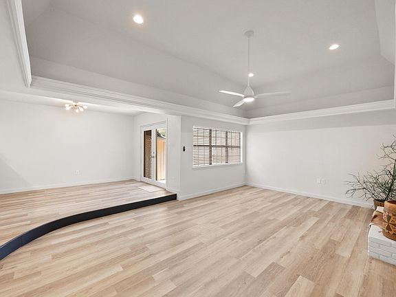 5th image of 3204 Maywood Ave #B