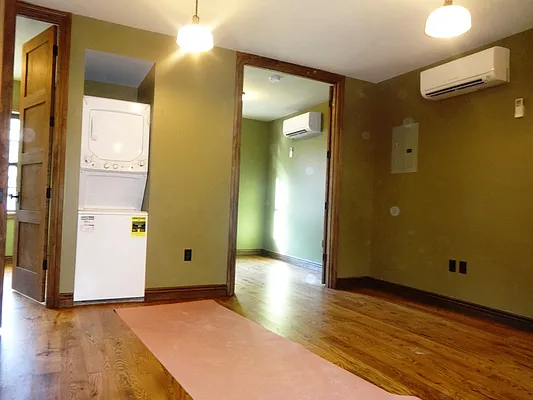 Rented by Blue Egg Realty Corp | media 43