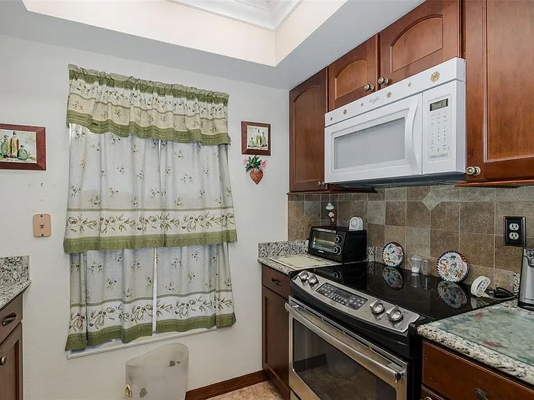 8015 San Fernando Dr — Photo 31
