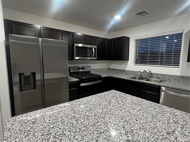 7668 Loftwood Ave — Photo 5