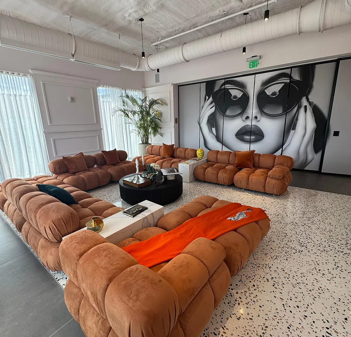 Studio, 562 sqft, $2,050 — Photo 2