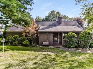 584 Pequot Ln #A, Stratford, CT 06614