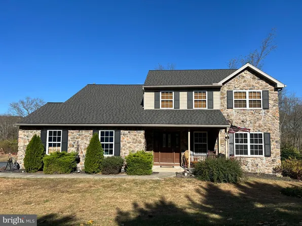 15 Nutsedge Ln, Mohnton, PA 19540