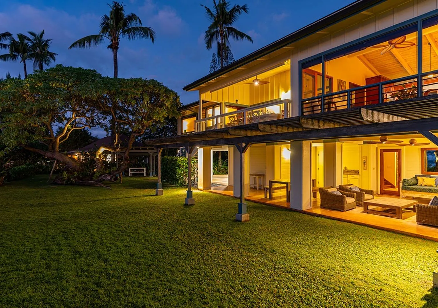 Maluhia Beach House: Private Beachfront Getaway w/ Lanai & Ocean Views — Photo 3