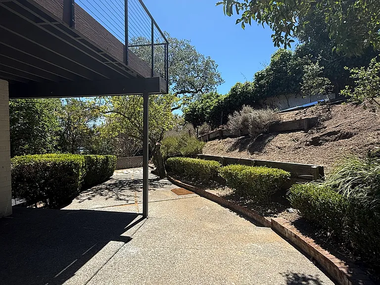 35 Longwood Dr — Photo 19