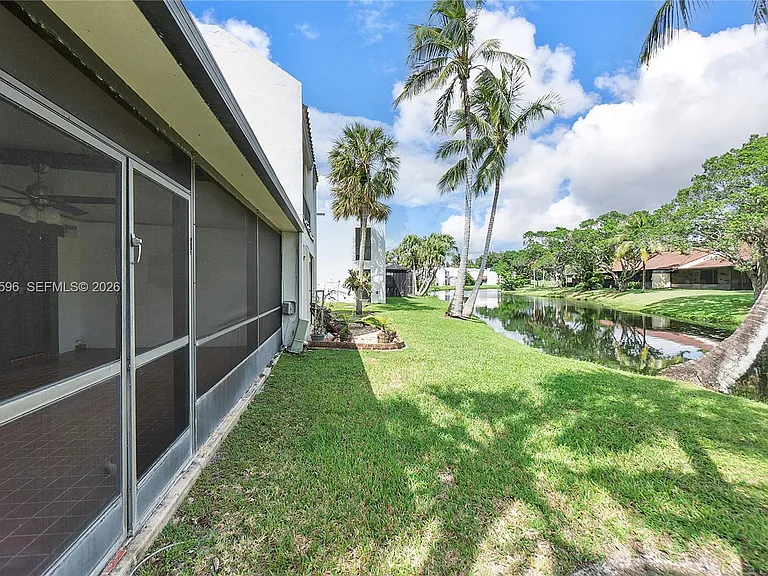 398 Fern Dr #10-6 — Photo 50