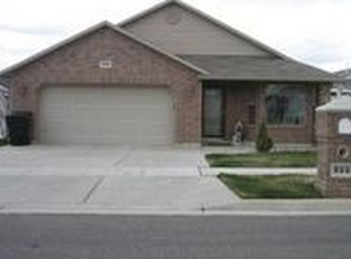 902 W 1570 N, Clinton, UT 84015