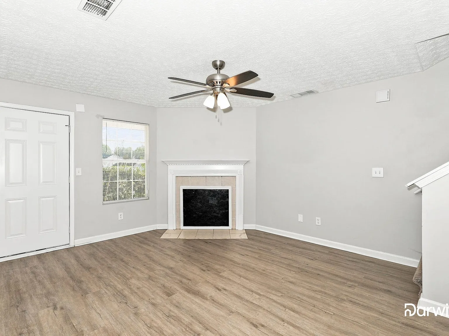 3 bed, 2.5 bath, 1560 sqft, $1,710 — Photo 3