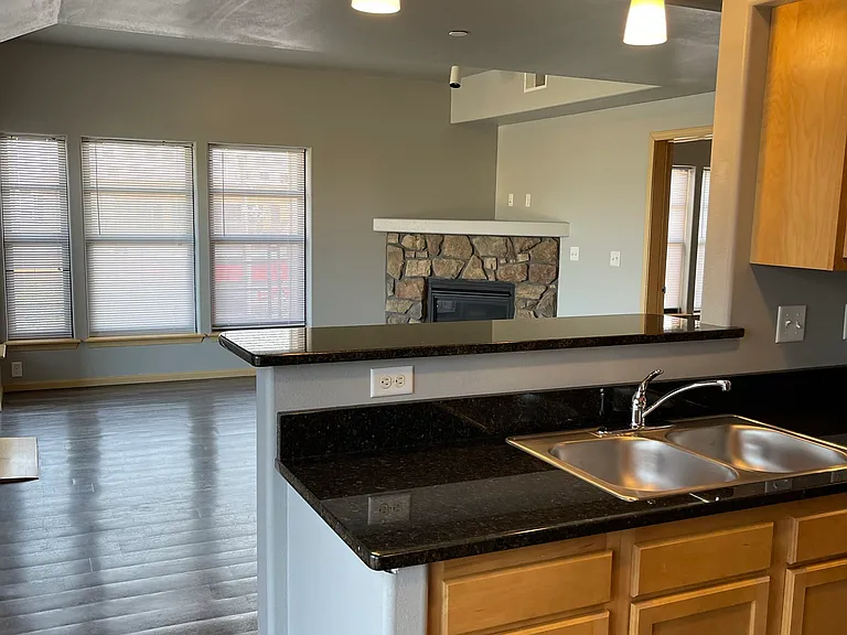 912 S Dubuque St #11 — Photo 4