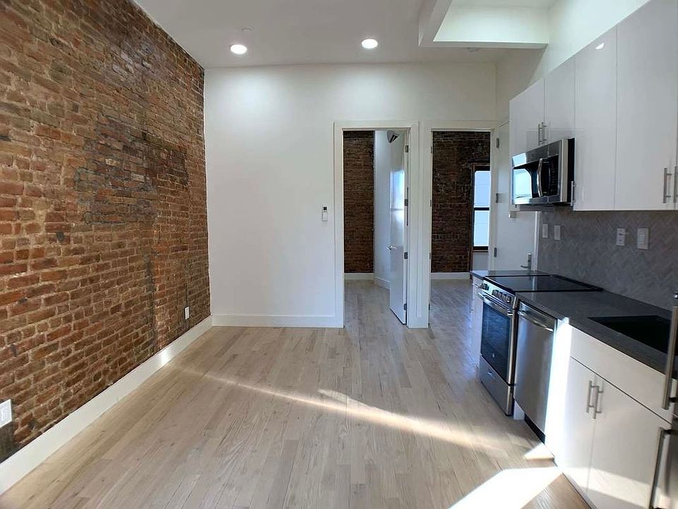 1st image of 556 Evergreen Ave #2M