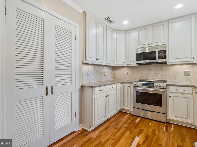 304 Patrick St SW — Photo 34