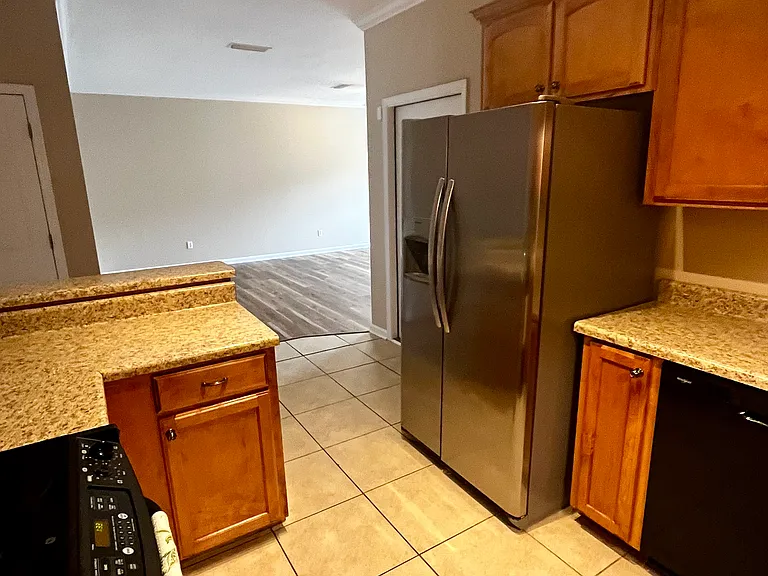 103 Whitney Ave — Photo 5