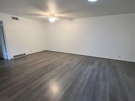 3rd image of 3505 Park Ln
