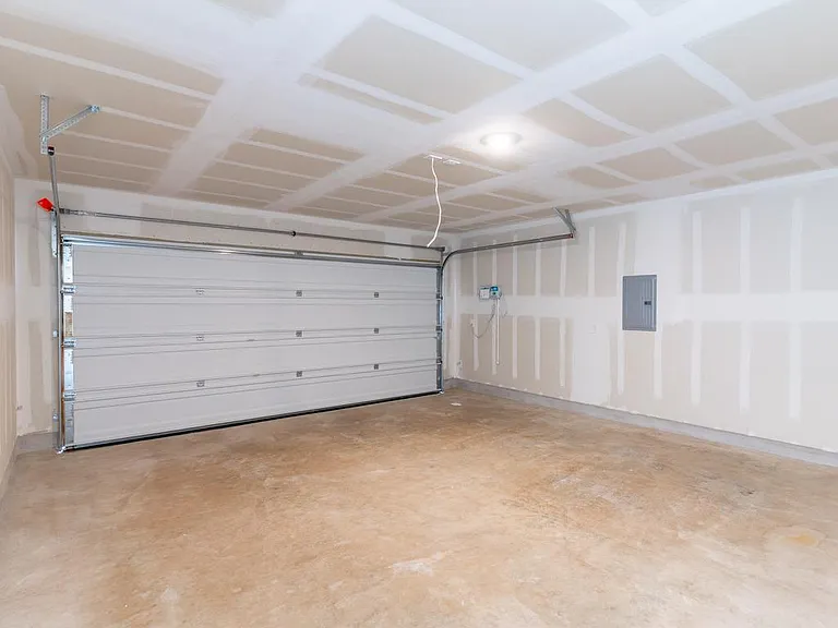 208 Skyfire St — Photo 21