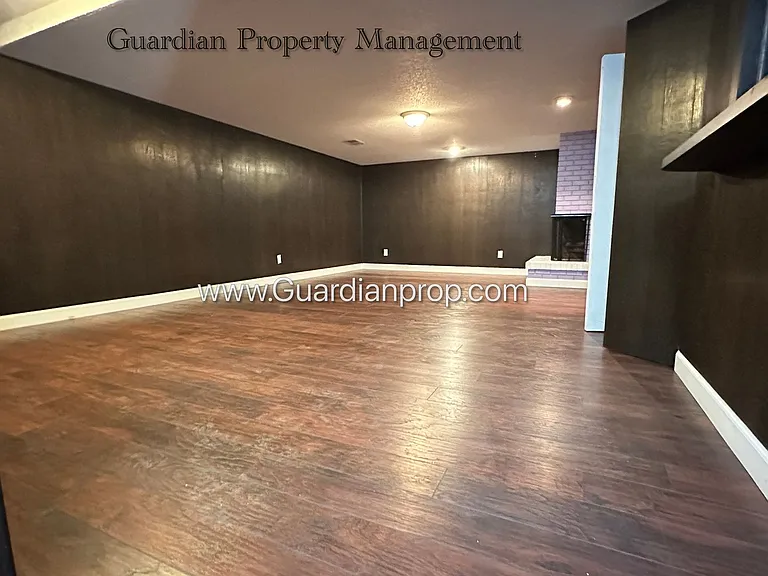3304 Skyview Dr — Photo 20