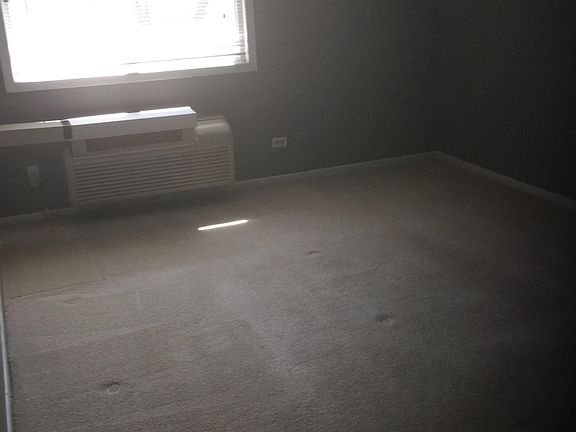 5th image of 960 N Lakeside Dr #3