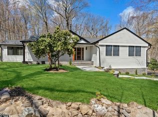 14 Brookvale Rd, Kinnelon, NJ 07405