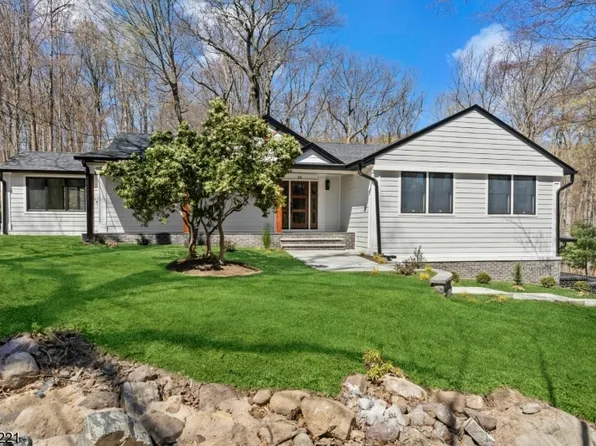 14 Brookvale Rd, Kinnelon Boro, NJ 07405