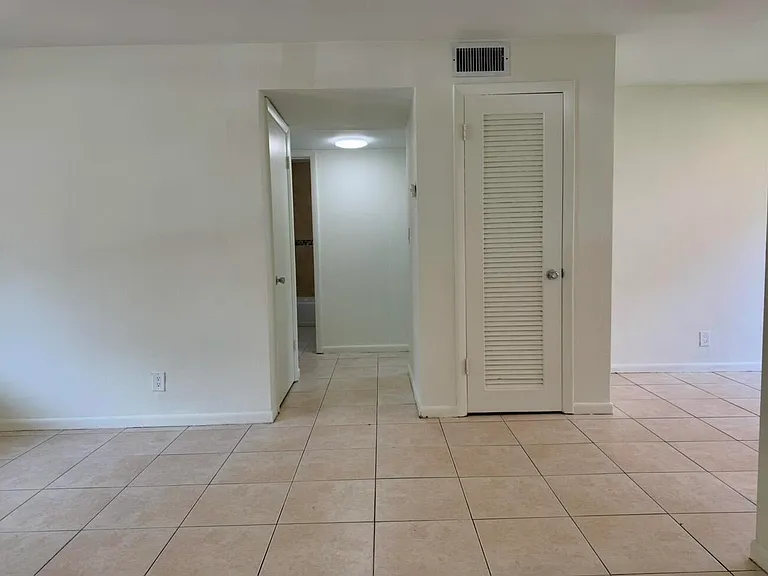 5210 SW 90th Way #2 — Photo 9