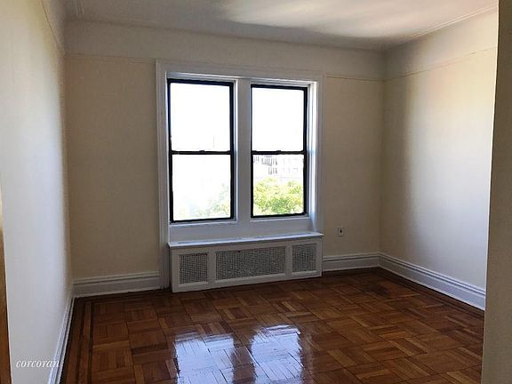 2nd image of 25 Eastern Pkwy APT 5D