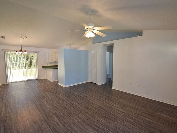 5th image of 895 Pine Ave