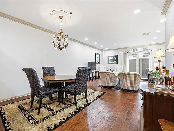 3rd image of 2499 Peachtree Rd NE APT 108