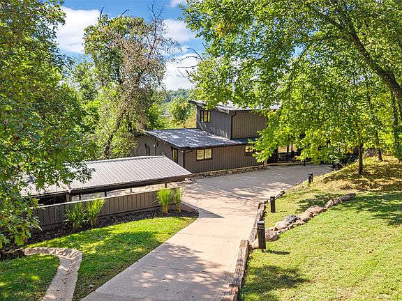 2nd image of 2404 Indian Hill Rd