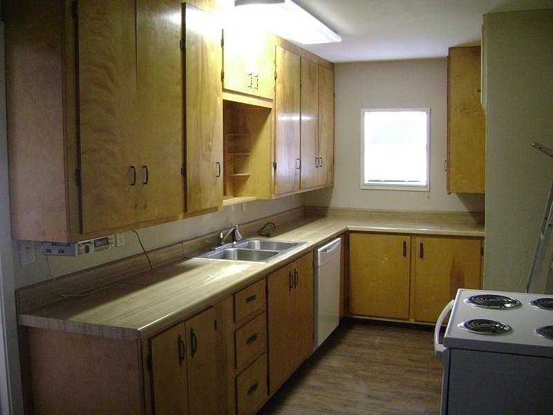 2nd image of 516 Shady Ln