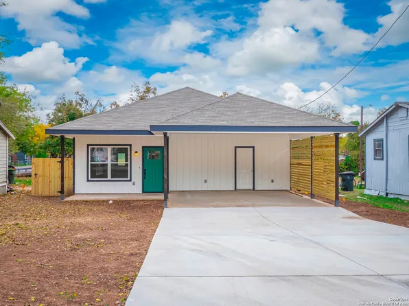 805 Jones Ave, Seguin, TX 78155
