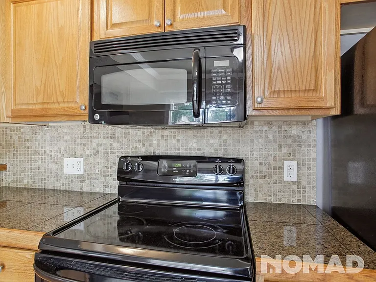 2629 S Xanadu Way #A — Photo 4