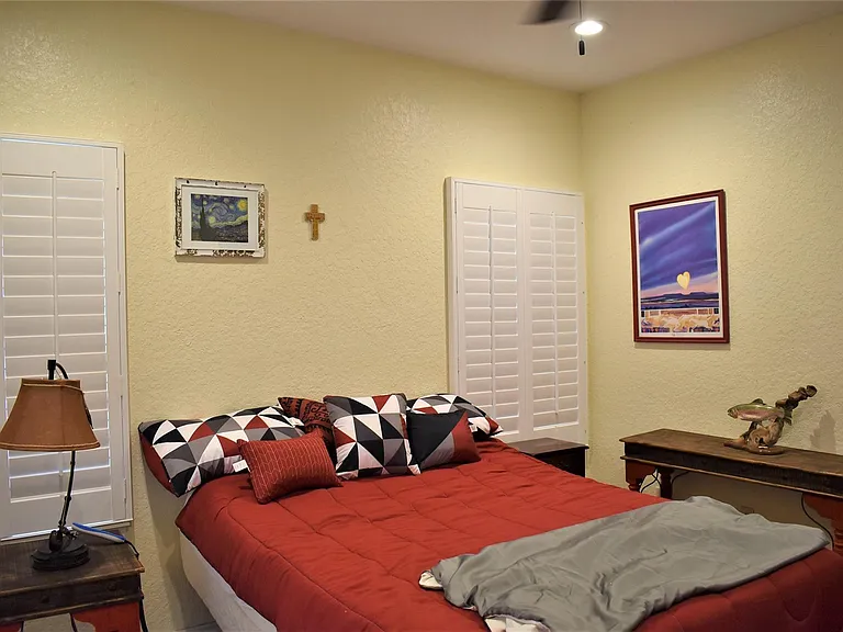 412 Pecan St — Photo 16