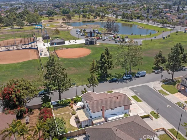 2001 W San Lorenzo Ave, Santa Ana, CA 92704