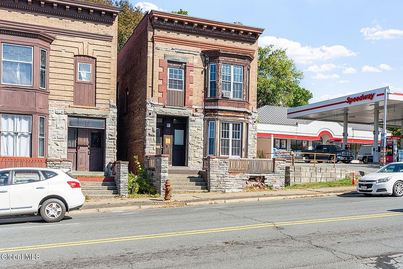 5th image of 169 Hoosick Street