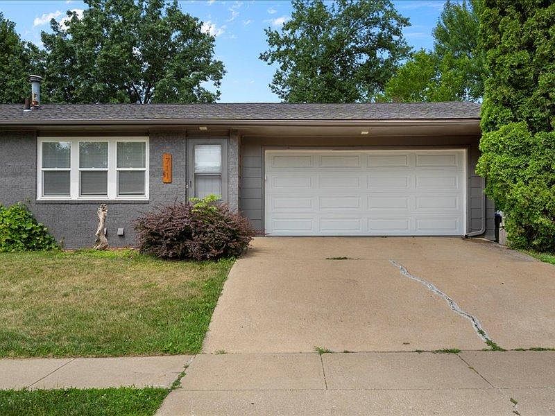 709 Westgate St, Iowa City, IA 52246 Zillow