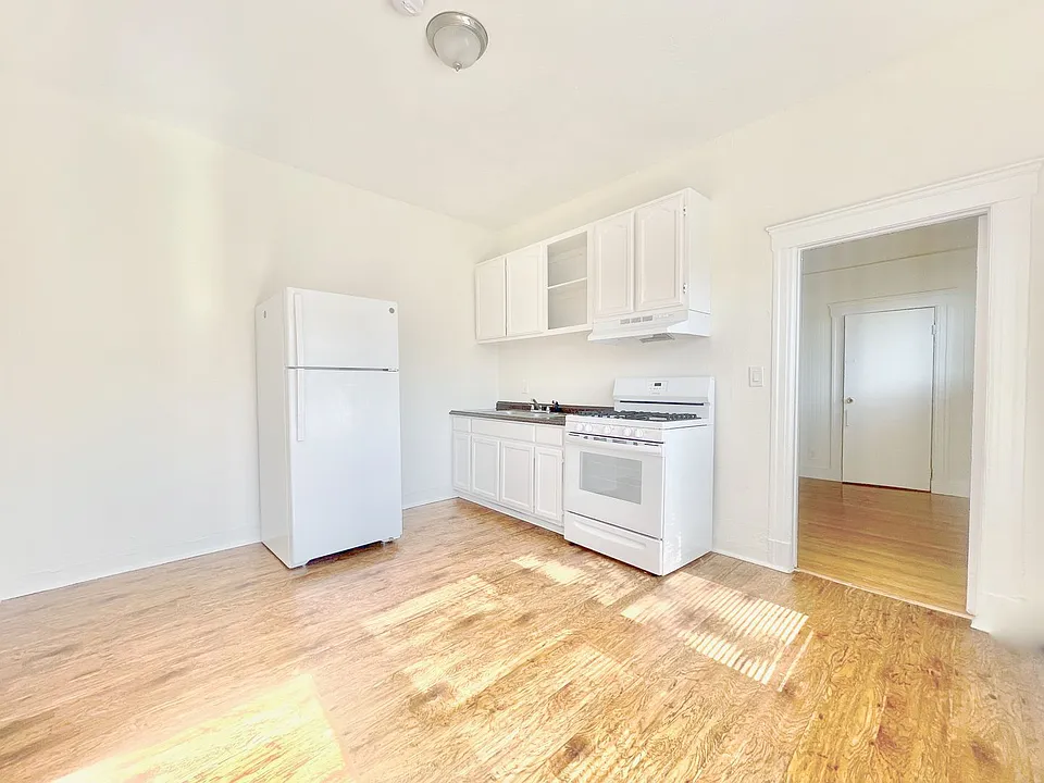 1794 W 24th St